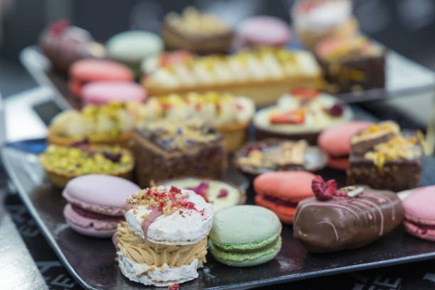 Desserts & Macarons